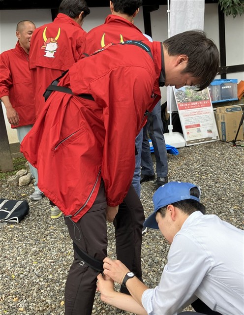 彦根城の登城実証実験にて当社取扱いのアシストスーツが活用されましたの画像| 株式会社テクノアソシエ
